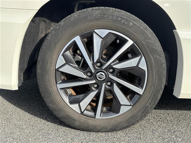 セレナ ｅ－パワー　ハイウェイスターＶ　純正１０インチナビ（フルセグ／ＢＴ／ＣＤ／ＤＶＤ）／フリップダウン／プロパイロット／全方位／ＢＳＭ／コーナーセンサー／衝突軽減／両側パワスラ／シートヒーター／ステアリングヒーター／後席サンシェード（18枚目）