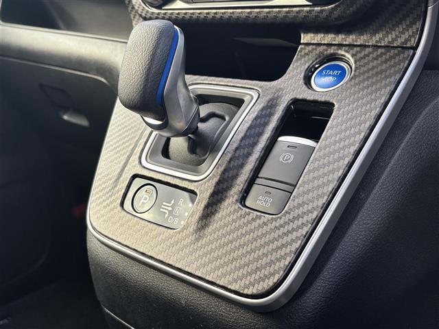 セレナ ｅ－パワー　ハイウェイスターＶ　純正１０インチナビ（フルセグ／ＢＴ／ＣＤ／ＤＶＤ）／フリップダウン／プロパイロット／全方位／ＢＳＭ／コーナーセンサー／衝突軽減／両側パワスラ／シートヒーター／ステアリングヒーター／後席サンシェード（25枚目）