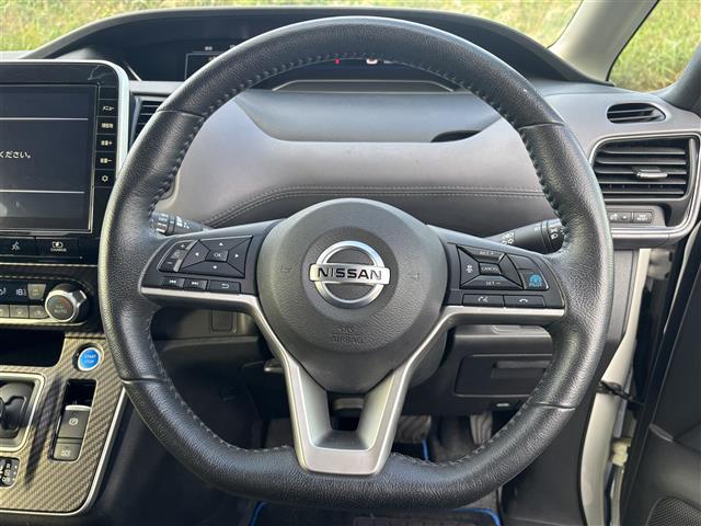 セレナ ｅ－パワー　ハイウェイスターＶ　純正１０インチナビ（フルセグ／ＢＴ／ＣＤ／ＤＶＤ）／フリップダウン／プロパイロット／全方位／ＢＳＭ／コーナーセンサー／衝突軽減／両側パワスラ／シートヒーター／ステアリングヒーター／後席サンシェード（26枚目）