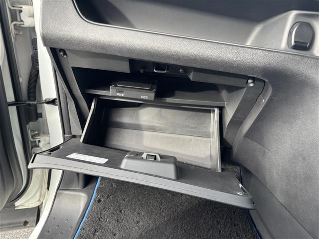 セレナ ｅ－パワー　ハイウェイスターＶ　純正１０インチナビ（フルセグ／ＢＴ／ＣＤ／ＤＶＤ）／フリップダウン／プロパイロット／全方位／ＢＳＭ／コーナーセンサー／衝突軽減／両側パワスラ／シートヒーター／ステアリングヒーター／後席サンシェード（27枚目）