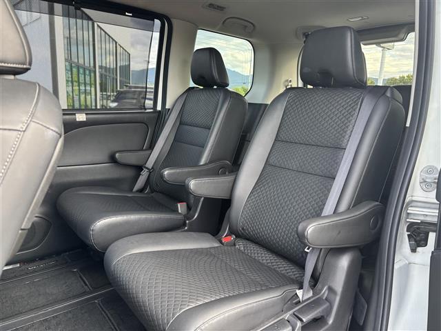 セレナ ｅ－パワー　ハイウェイスターＶ　純正１０インチナビ（フルセグ／ＢＴ／ＣＤ／ＤＶＤ）／フリップダウン／プロパイロット／全方位／ＢＳＭ／コーナーセンサー／衝突軽減／両側パワスラ／シートヒーター／ステアリングヒーター／後席サンシェード（34枚目）