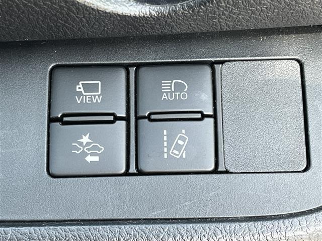 シエンタ ハイブリッドG クエロ 純正ナビ(フルセグ/BT/CD/DVD)/モデリスタ/クルーズコントロール/全方位/コーナーセンサー/衝突軽減/レーンキープ/両側パワスラ/シートヒーター/ステアリングヒーター/ETC(7枚目)