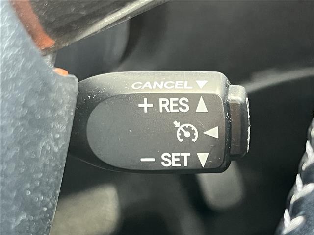 シエンタ ハイブリッドG クエロ 純正ナビ(フルセグ/BT/CD/DVD)/モデリスタ/クルーズコントロール/全方位/コーナーセンサー/衝突軽減/レーンキープ/両側パワスラ/シートヒーター/ステアリングヒーター/ETC(10枚目)