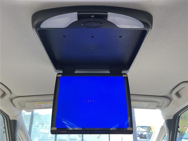 セレナ ｅ－パワー　ハイウェイスターＶ　純正ナビ　フルセグ　Ｂｌｕｅｔｏｏｔｈ　ＵＳＢ／ＡＵＸ　フリップダウン　全方位カメラ　ＥＴＣ　ドライブレコーダー　追従型クルーズコントロール　両側パワースライドドア　前席シートヒーター　オートライト（5枚目）