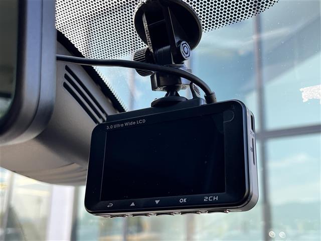 セレナ ｅ－パワー　ハイウェイスターＶ　純正ナビ　フルセグ　Ｂｌｕｅｔｏｏｔｈ　ＵＳＢ／ＡＵＸ　フリップダウン　全方位カメラ　ＥＴＣ　ドライブレコーダー　追従型クルーズコントロール　両側パワースライドドア　前席シートヒーター　オートライト（7枚目）