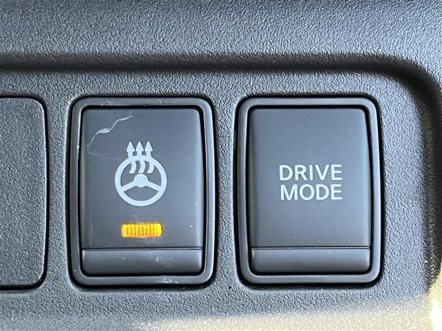 セレナ ｅ－パワー　ハイウェイスターＶ　純正ナビ　フルセグ　Ｂｌｕｅｔｏｏｔｈ　ＵＳＢ／ＡＵＸ　フリップダウン　全方位カメラ　ＥＴＣ　ドライブレコーダー　追従型クルーズコントロール　両側パワースライドドア　前席シートヒーター　オートライト（9枚目）