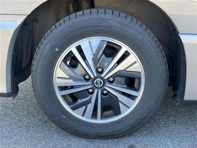 セレナ ｅ－パワー　ハイウェイスターＶ　純正ナビ　フルセグ　Ｂｌｕｅｔｏｏｔｈ　ＵＳＢ／ＡＵＸ　フリップダウン　全方位カメラ　ＥＴＣ　ドライブレコーダー　追従型クルーズコントロール　両側パワースライドドア　前席シートヒーター　オートライト（17枚目）