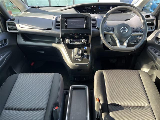 セレナ ｅ－パワー　ハイウェイスターＶ　純正ナビ　フルセグ　Ｂｌｕｅｔｏｏｔｈ　ＵＳＢ／ＡＵＸ　フリップダウン　全方位カメラ　ＥＴＣ　ドライブレコーダー　追従型クルーズコントロール　両側パワースライドドア　前席シートヒーター　オートライト（33枚目）