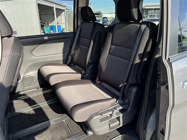 セレナ ｅ－パワー　ハイウェイスターＶ　純正ナビ　フルセグ　Ｂｌｕｅｔｏｏｔｈ　ＵＳＢ／ＡＵＸ　フリップダウン　全方位カメラ　ＥＴＣ　ドライブレコーダー　追従型クルーズコントロール　両側パワースライドドア　前席シートヒーター　オートライト（35枚目）