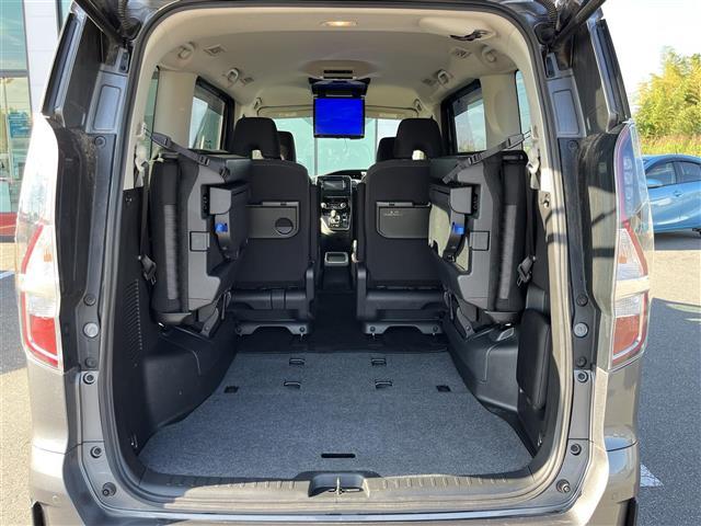 セレナ ｅ－パワー　ハイウェイスターＶ　純正ナビ　フルセグ　Ｂｌｕｅｔｏｏｔｈ　ＵＳＢ／ＡＵＸ　フリップダウン　全方位カメラ　ＥＴＣ　ドライブレコーダー　追従型クルーズコントロール　両側パワースライドドア　前席シートヒーター　オートライト（37枚目）