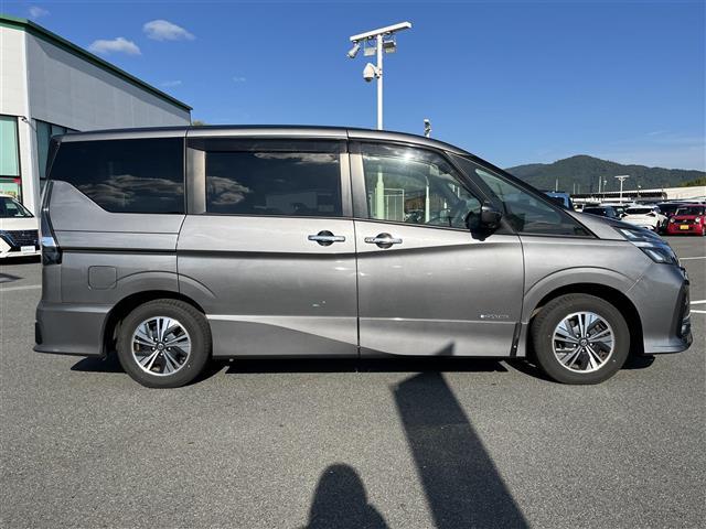 セレナ ｅ－パワー　ハイウェイスターＶ　純正ナビ　フルセグ　Ｂｌｕｅｔｏｏｔｈ　ＵＳＢ／ＡＵＸ　フリップダウン　全方位カメラ　ＥＴＣ　ドライブレコーダー　追従型クルーズコントロール　両側パワースライドドア　前席シートヒーター　オートライト（38枚目）