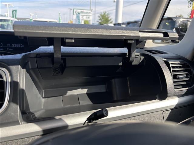 タント カスタムＲＳ　トップエディションＳＡＩＩ　純正ナビ　バックカメラ　両側パワースライドドア　ＥＴＣ　ハーフレザーシート　ＬＥＤヘッドライト　オートライト　衝突被害軽減システム　スマートキー　純正１５インチアルミホイール　ベンチシート　ＡＡＣ（12枚目）