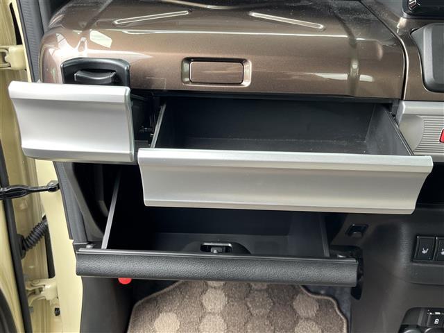 スペーシアギア マイスタイル　ワンオーナー／純正９インチナビ（フルセグ／ＢＴ／ＣＤ／ＤＶＤ）／レーダークルーズコントロール／全方位／コーナーセンサー／衝突軽減／レーンキープ／両側パワスラ／シートヒーター／後席サンシェード／ドラレコ（30枚目）