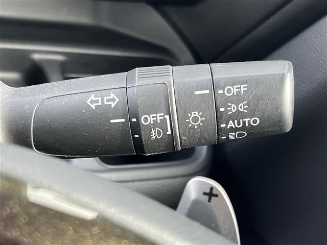 N-BOXカスタム G・Lターボホンダセンシング 純正ナビ(フルセグ/BT/CD/DVD)/レーダークルーズコントロール/バックカメラ/コーナーセンサー/衝突軽減/レーンキープ/両側パワスラ/ハーフレザー/シートヒーター/後席サンシェード/ETC(12枚目)