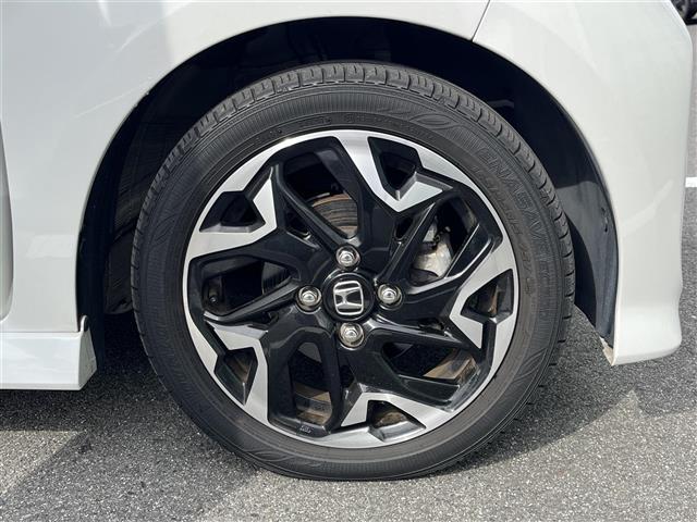 N-BOXカスタム G・Lターボホンダセンシング 純正ナビ(フルセグ/BT/CD/DVD)/レーダークルーズコントロール/バックカメラ/コーナーセンサー/衝突軽減/レーンキープ/両側パワスラ/ハーフレザー/シートヒーター/後席サンシェード/ETC(17枚目)