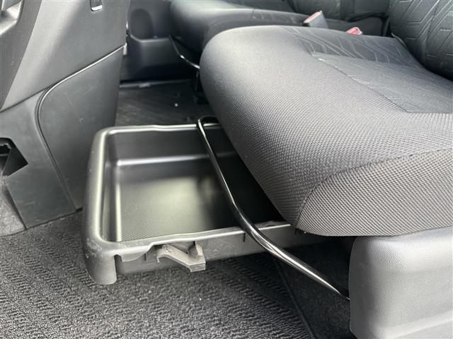 ルーミー カスタムG 純正ナビ(フルセグ/BT/CD/DVD)/クルーズコントロール/バックカメラ/コーナーセンサー/衝突軽減/レーンキープ/両側パワスラ/フォグランプ/LEDヘッドライト/ドラレコ/純正AW(32枚目)