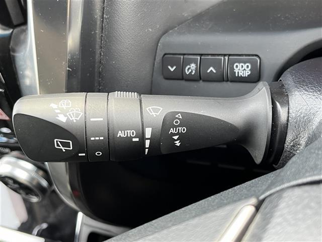 アルファード ２．５Ｓ　Ｃパッケージ　社外ナビ（フルセグ／ＢＴ／ＣＤ／ＤＶＤ）／フリップダウン／レーダークルーズコントロール／バックカメラ／コーナーセンサー／衝突軽減／電動リア／両側パワスラ／レザーシート／メモリ付きパワーシート／純正ＡＷ（23枚目）