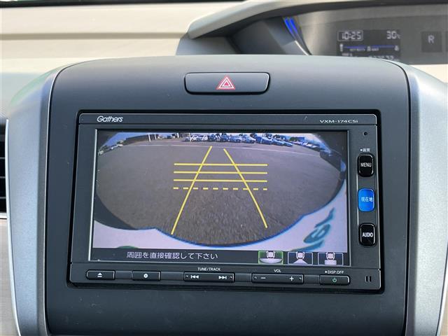 フリード G 純正ナビ バックカメラ 地デジ Cパッケージ ETC 両側パワースライドドア 純正15インチAW プッシュスタート ドアバイザー アイドリングストップ コンフォートビューパッケージ(3枚目)