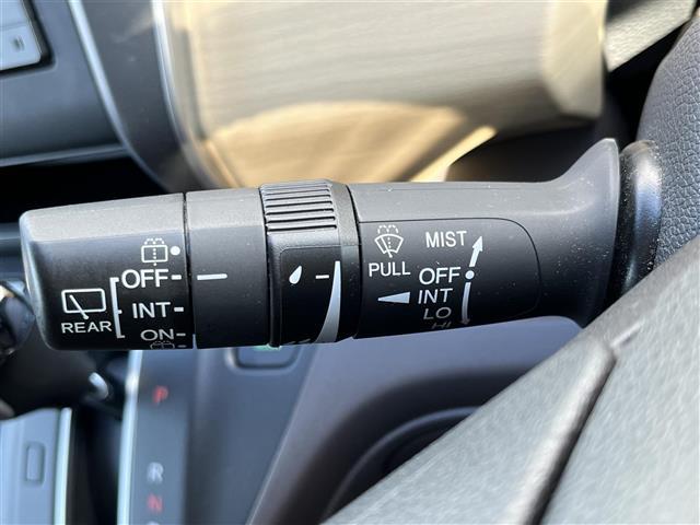 フリード G 純正ナビ バックカメラ 地デジ Cパッケージ ETC 両側パワースライドドア 純正15インチAW プッシュスタート ドアバイザー アイドリングストップ コンフォートビューパッケージ(10枚目)