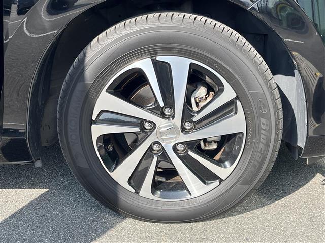 フリード G 純正ナビ バックカメラ 地デジ Cパッケージ ETC 両側パワースライドドア 純正15インチAW プッシュスタート ドアバイザー アイドリングストップ コンフォートビューパッケージ(17枚目)