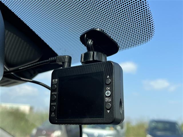 ノート e-パワー メダリスト 純正ナビ アラウンドビューモニター デジタルインナーミラー レーダークルーズコントロール ハーフレザーシート フルセグTV 前後ドライブレコーダー LEDヘッドライト 社外シフトレバー(6枚目)