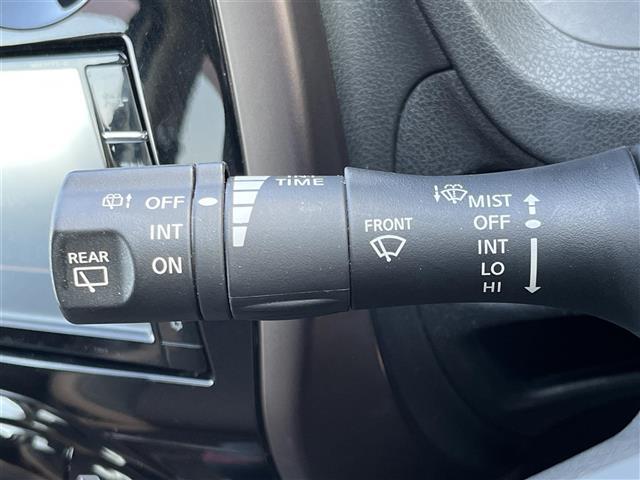 ノート e-パワー メダリスト 純正ナビ アラウンドビューモニター デジタルインナーミラー レーダークルーズコントロール ハーフレザーシート フルセグTV 前後ドライブレコーダー LEDヘッドライト 社外シフトレバー(11枚目)