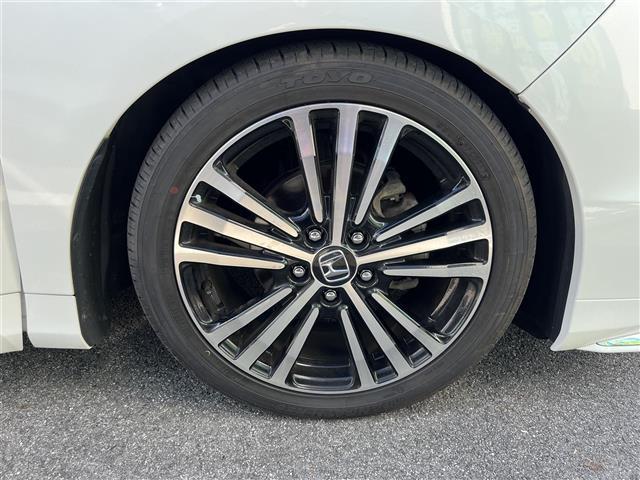 オデッセイ アブソルート・ＥＸホンダセンシング　純正ナビ（フルセグ／ＢＴ／ＣＤ／ＤＶＤ）／フリップダウン／レーダークルーズコントロール／パドルシフト／全方位／ＢＳＭ／衝突軽減／レーンキープ／両側パワスラ／ハーフレザー／後席サンシェード／ドラレコ（17枚目）