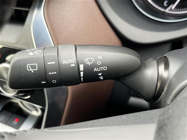 ハリアー Ｇ　純正８インチディスプレイオーディオ／レーダークルーズコントロール／バックカメラ／コーナーセンサー／衝突軽減／レーンキープ／電動リア／ハーフレザー／パワーシート／ドラレコ／ＥＴＣ２．０／純正ＡＷ（11枚目）