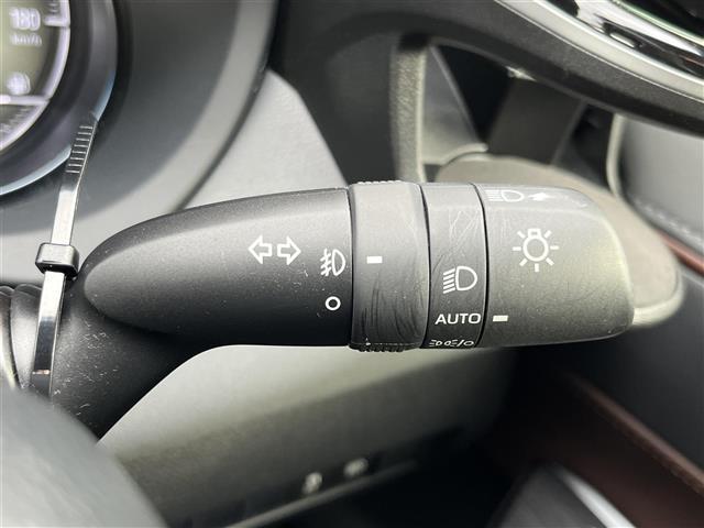 ハリアー Ｇ　純正８インチディスプレイオーディオ／レーダークルーズコントロール／バックカメラ／コーナーセンサー／衝突軽減／レーンキープ／電動リア／ハーフレザー／パワーシート／ドラレコ／ＥＴＣ２．０／純正ＡＷ（12枚目）