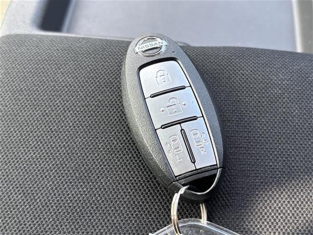 セレナ ハイウェイスターG 純正9インチナビ(フルセグ/BT/CD/DVD)/プロパイロット/全方位/コーナーセンサー/衝突軽減/レーンキープ/両側パワースライド/オートライト/LEDヘッドライト/ドラレコ/ETC/純正AW(29枚目)