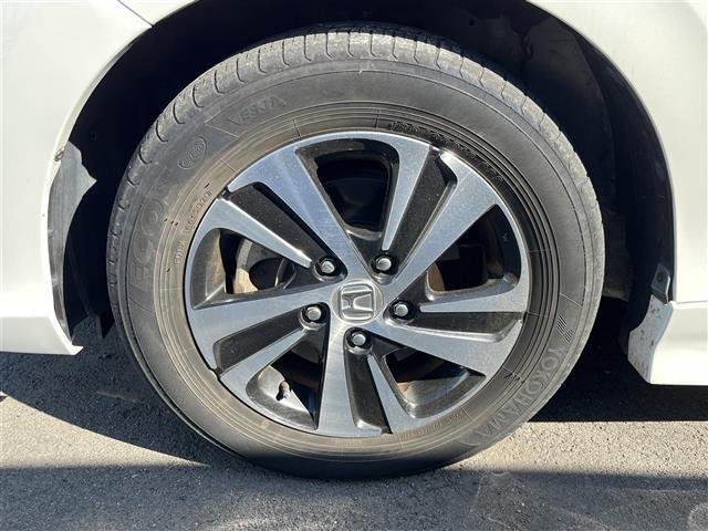 フリードハイブリッド ハイブリッド・ＥＸ　純正ナビ（フルセグ／ＢＴ／ＣＤ／ＤＶＤ）／レーダークルーズコントロール／バックカメラ／衝突軽減／レーンキープ／両側パワスラ／ハーフレザー／シートヒーター／後席サンシェード／前後ドラレコ／ＥＴＣ（17枚目）