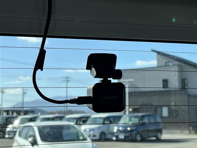 フリードハイブリッド ハイブリッド・ＥＸ　純正ナビ（フルセグ／ＢＴ／ＣＤ／ＤＶＤ）／レーダークルーズコントロール／バックカメラ／衝突軽減／レーンキープ／両側パワスラ／ハーフレザー／シートヒーター／後席サンシェード／前後ドラレコ／ＥＴＣ（23枚目）