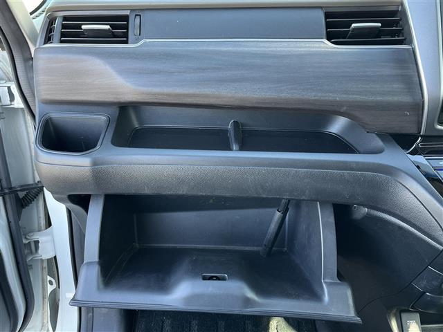 フリードハイブリッド ハイブリッド・ＥＸ　純正ナビ（フルセグ／ＢＴ／ＣＤ／ＤＶＤ）／レーダークルーズコントロール／バックカメラ／衝突軽減／レーンキープ／両側パワスラ／ハーフレザー／シートヒーター／後席サンシェード／前後ドラレコ／ＥＴＣ（32枚目）