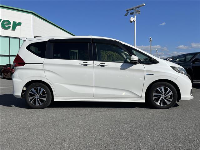 フリードハイブリッド ハイブリッド・ＥＸ　純正ナビ（フルセグ／ＢＴ／ＣＤ／ＤＶＤ）／レーダークルーズコントロール／バックカメラ／衝突軽減／レーンキープ／両側パワスラ／ハーフレザー／シートヒーター／後席サンシェード／前後ドラレコ／ＥＴＣ（38枚目）