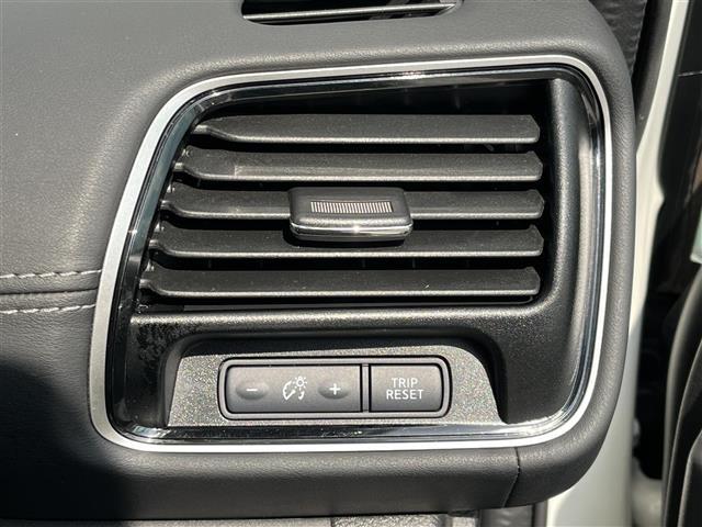 セレナ ハイウェイスターＧ　純正９インチナビ（フルセグ／ＢＴ／ＣＤ／ＤＶＤ）／フリップダウン／プロパイロット／全方位／コーナーセンサー／衝突軽減／レーンキープ／パーキングアシスト／両側パワスラ／後席サンシェード（25枚目）