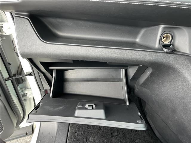 セレナ ハイウェイスターＧ　純正９インチナビ（フルセグ／ＢＴ／ＣＤ／ＤＶＤ）／フリップダウン／プロパイロット／全方位／コーナーセンサー／衝突軽減／レーンキープ／パーキングアシスト／両側パワスラ／後席サンシェード（31枚目）