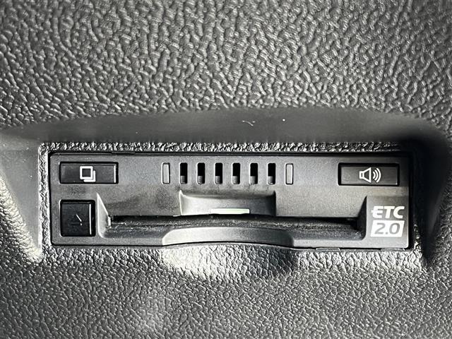 プリウス Aツーリングセレクション モデリスタフルエアロ/純正9インチナビ(フルセグ/BT/CD/DVD)/レーダークルーズコントロール/バックカメラ/コーナーセンサー/衝突軽減/レザーシート/シートヒーター/ドラレコ/ETC/純正AW(5枚目)