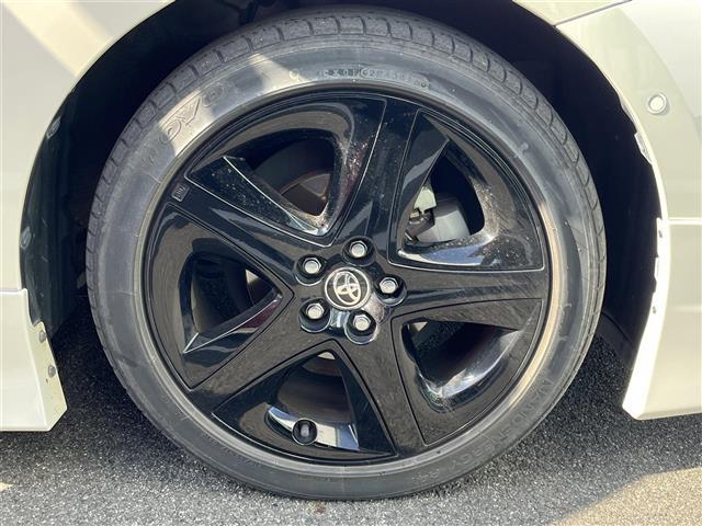 プリウス Aツーリングセレクション モデリスタフルエアロ/純正9インチナビ(フルセグ/BT/CD/DVD)/レーダークルーズコントロール/バックカメラ/コーナーセンサー/衝突軽減/レザーシート/シートヒーター/ドラレコ/ETC/純正AW(17枚目)