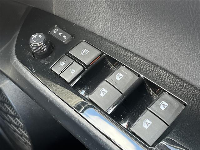 プリウス Aツーリングセレクション モデリスタフルエアロ/純正9インチナビ(フルセグ/BT/CD/DVD)/レーダークルーズコントロール/バックカメラ/コーナーセンサー/衝突軽減/レザーシート/シートヒーター/ドラレコ/ETC/純正AW(28枚目)