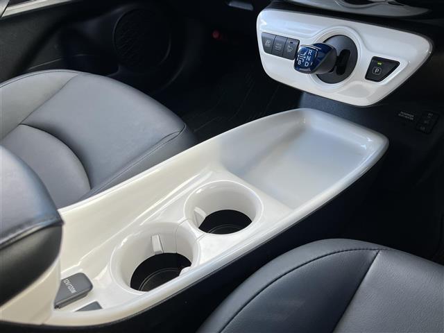 プリウス Aツーリングセレクション モデリスタフルエアロ/純正9インチナビ(フルセグ/BT/CD/DVD)/レーダークルーズコントロール/バックカメラ/コーナーセンサー/衝突軽減/レザーシート/シートヒーター/ドラレコ/ETC/純正AW(30枚目)