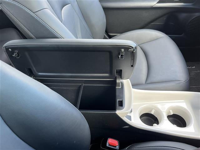 プリウス Aツーリングセレクション モデリスタフルエアロ/純正9インチナビ(フルセグ/BT/CD/DVD)/レーダークルーズコントロール/バックカメラ/コーナーセンサー/衝突軽減/レザーシート/シートヒーター/ドラレコ/ETC/純正AW(31枚目)