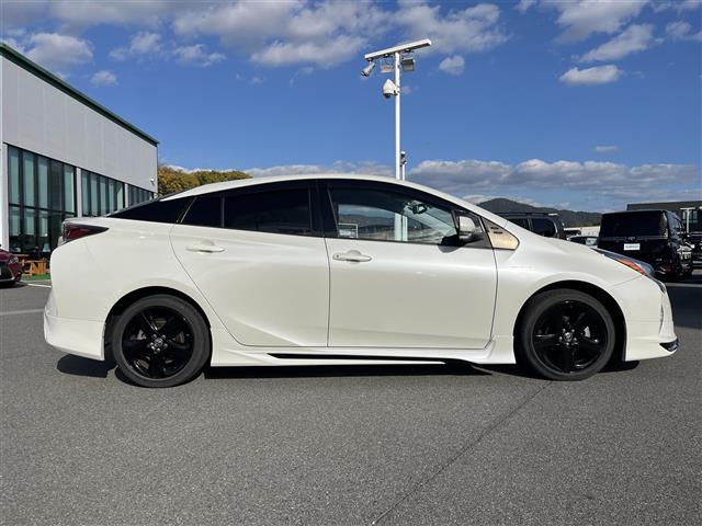 プリウス Aツーリングセレクション モデリスタフルエアロ/純正9インチナビ(フルセグ/BT/CD/DVD)/レーダークルーズコントロール/バックカメラ/コーナーセンサー/衝突軽減/レザーシート/シートヒーター/ドラレコ/ETC/純正AW(38枚目)