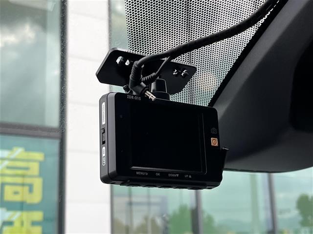 ノア Ｓｉ　ダブルバイビー　モデリスタ／純正１０インチナビ（フルセグ／ＢＴ／ＣＤ／ＤＶＤ）／１２インチフリップダウン／レーダークルーズコントロール／バックカメラ／衝突軽減／両側パワスラ／ハーフレザー／ドラレコ／ＥＴＣ２．０（7枚目）