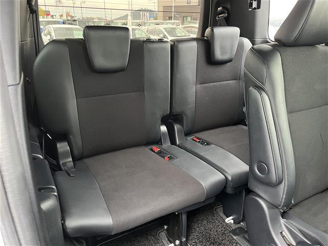 ノア Ｓｉ　ダブルバイビー　モデリスタ／純正１０インチナビ（フルセグ／ＢＴ／ＣＤ／ＤＶＤ）／１２インチフリップダウン／レーダークルーズコントロール／バックカメラ／衝突軽減／両側パワスラ／ハーフレザー／ドラレコ／ＥＴＣ２．０（16枚目）