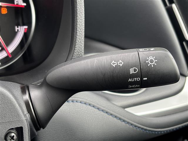 ヴォクシー Ｓ－Ｚ　純正１０．５インチディスプレイオーディオ（ＴＶ／ＢＴ）／フリップダウン／レーダークルーズコントロール／バックカメラ／コーナーセンサー／両側パワスラ／ハーフレザー／シートヒーター／ドラレコ／純正ＡＷ（2枚目）