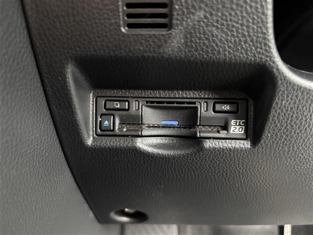 ヴォクシー Ｓ－Ｚ　純正１０．５インチディスプレイオーディオ（ＴＶ／ＢＴ）／フリップダウン／レーダークルーズコントロール／バックカメラ／コーナーセンサー／両側パワスラ／ハーフレザー／シートヒーター／ドラレコ／純正ＡＷ（6枚目）