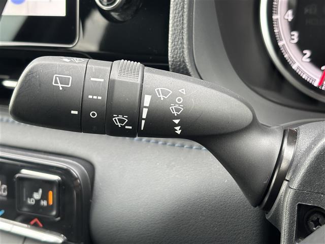 ヴォクシー Ｓ－Ｚ　純正１０．５インチディスプレイオーディオ（ＴＶ／ＢＴ）／フリップダウン／レーダークルーズコントロール／バックカメラ／コーナーセンサー／両側パワスラ／ハーフレザー／シートヒーター／ドラレコ／純正ＡＷ（8枚目）