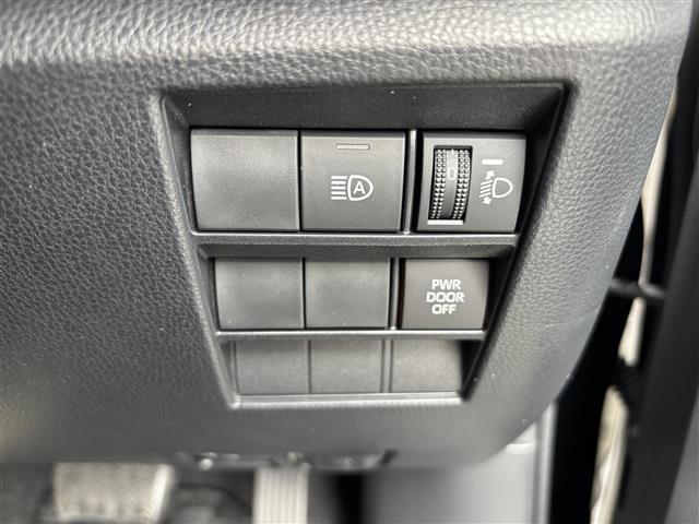 ヴォクシー Ｓ－Ｚ　純正１０．５インチディスプレイオーディオ（ＴＶ／ＢＴ）／フリップダウン／レーダークルーズコントロール／バックカメラ／コーナーセンサー／両側パワスラ／ハーフレザー／シートヒーター／ドラレコ／純正ＡＷ（11枚目）