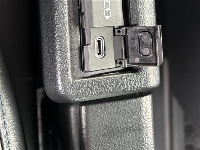 ヴォクシー Ｓ－Ｚ　純正１０．５インチディスプレイオーディオ（ＴＶ／ＢＴ）／フリップダウン／レーダークルーズコントロール／バックカメラ／コーナーセンサー／両側パワスラ／ハーフレザー／シートヒーター／ドラレコ／純正ＡＷ（24枚目）