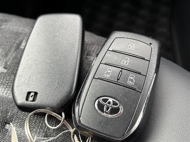 ヴォクシー Ｓ－Ｚ　純正１０．５インチディスプレイオーディオ（ＴＶ／ＢＴ）／フリップダウン／レーダークルーズコントロール／バックカメラ／コーナーセンサー／両側パワスラ／ハーフレザー／シートヒーター／ドラレコ／純正ＡＷ（25枚目）